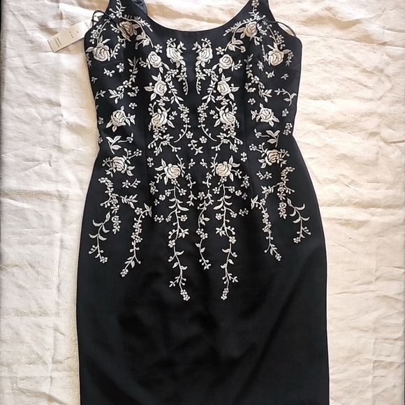 Maggi London dress branded - Picture 8 of 10